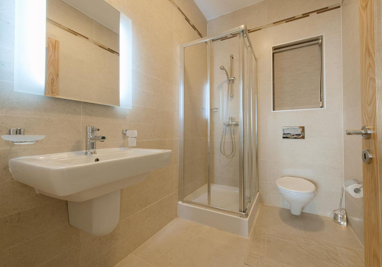 Seafront Luxury Apartment With Pool 슬리에마 외부 사진
