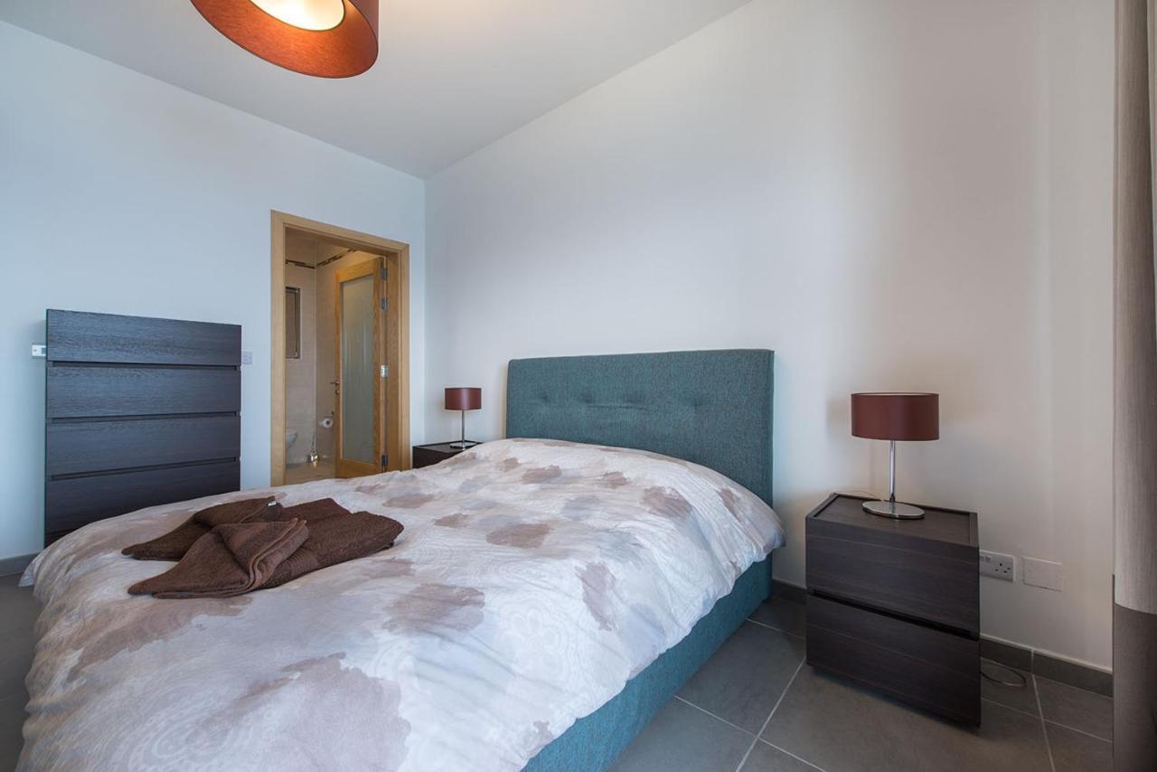 Seafront Luxury Apartment With Pool 슬리에마 외부 사진